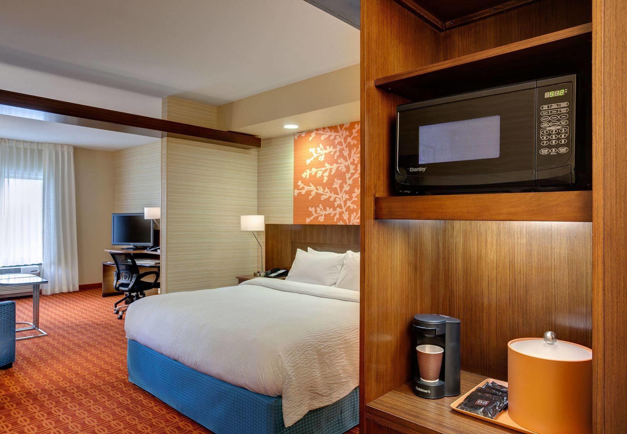 Hotel Fairfield & By Marriott Dickson