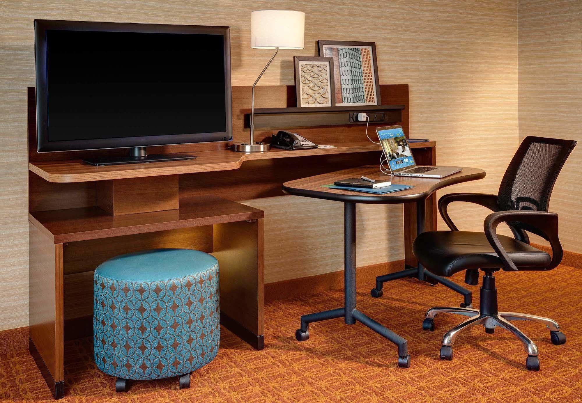 Hotel Fairfield & By Marriott